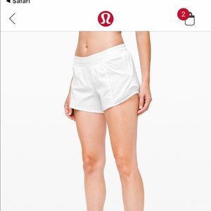 LuluLemon  Hotty Hot 4” shorts white